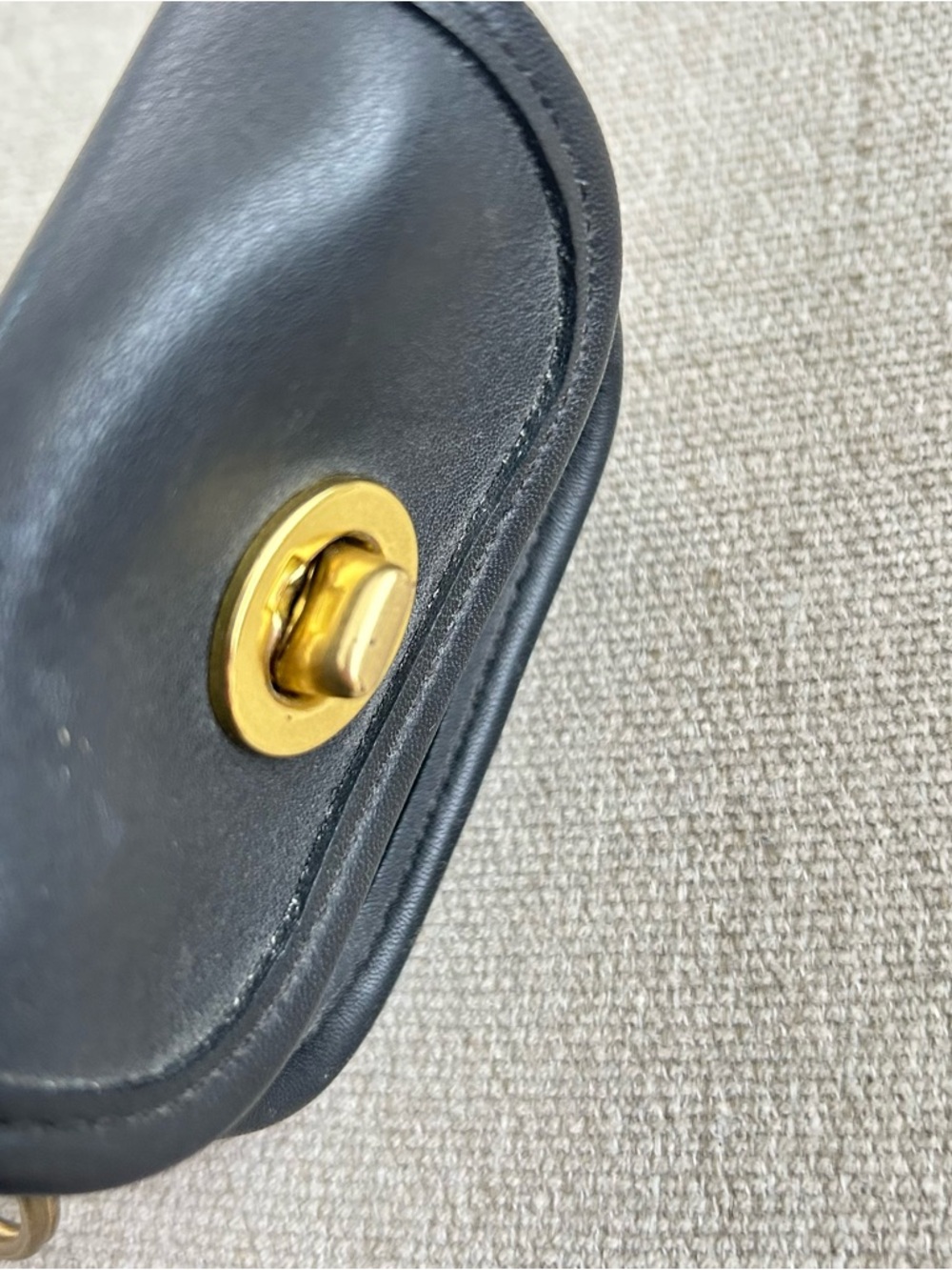 Vintage Coach Black Leather Mini Key Bag with Gold Turnlock - Picture 4 of 14